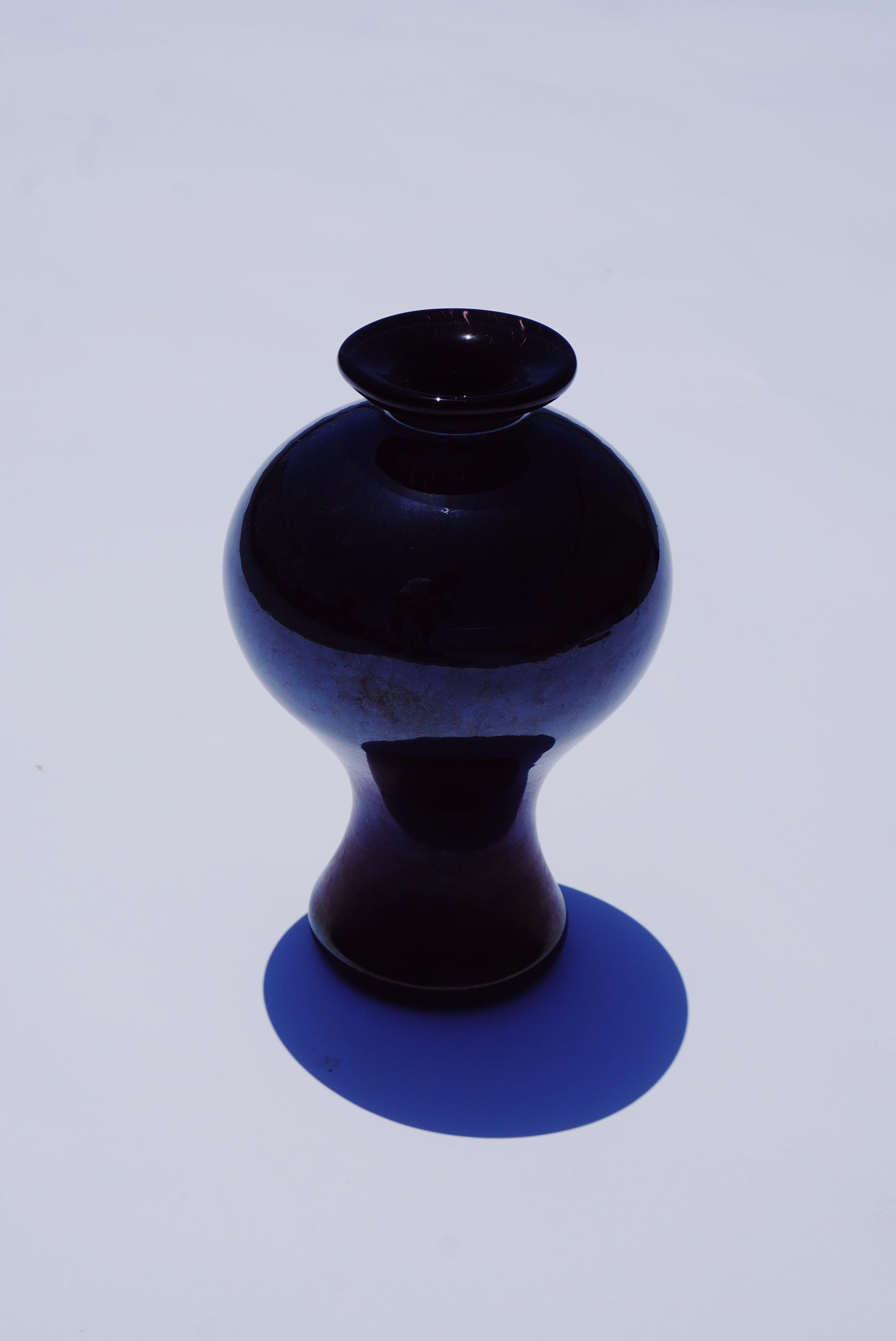 Mitchell Noah-BLACK FLOWER VASE(GLASS)
