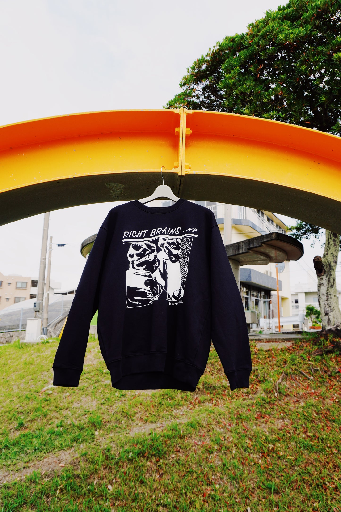 RIGHT BRAINS CREW-NECK SWEATSHIRT(BLACK)