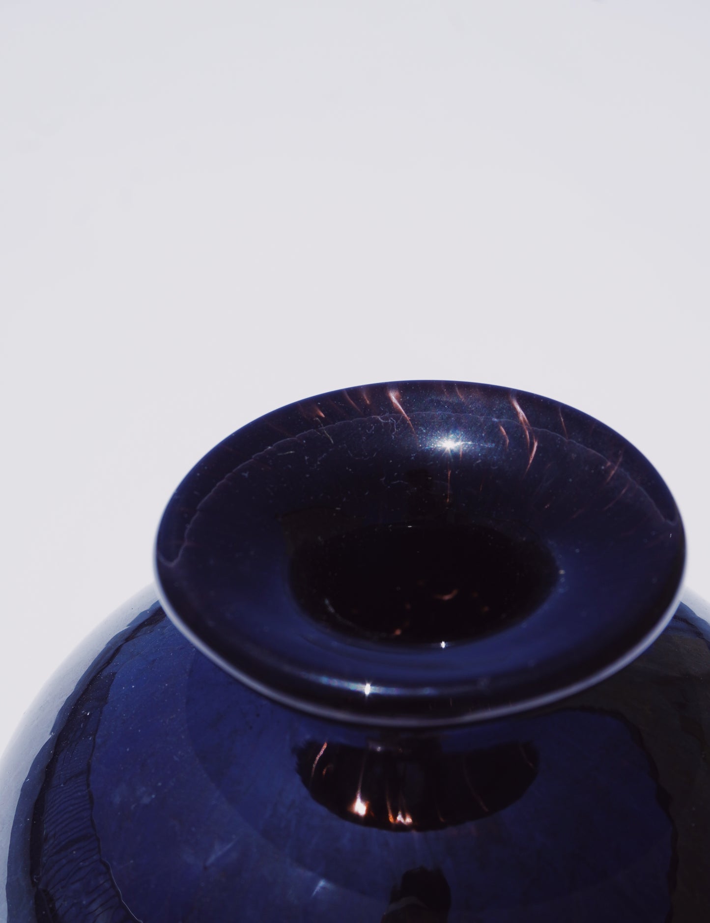 Mitchell Noah-BLACK FLOWER VASE(GLASS)